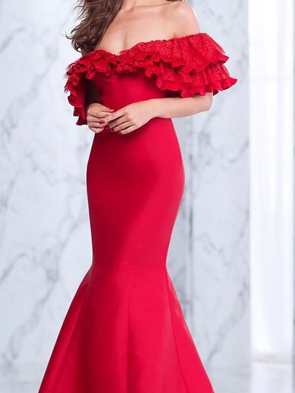 20221022_lstww7bo6auifqevl6yyr818 Váy dạ hội đuôi cá trễ vai