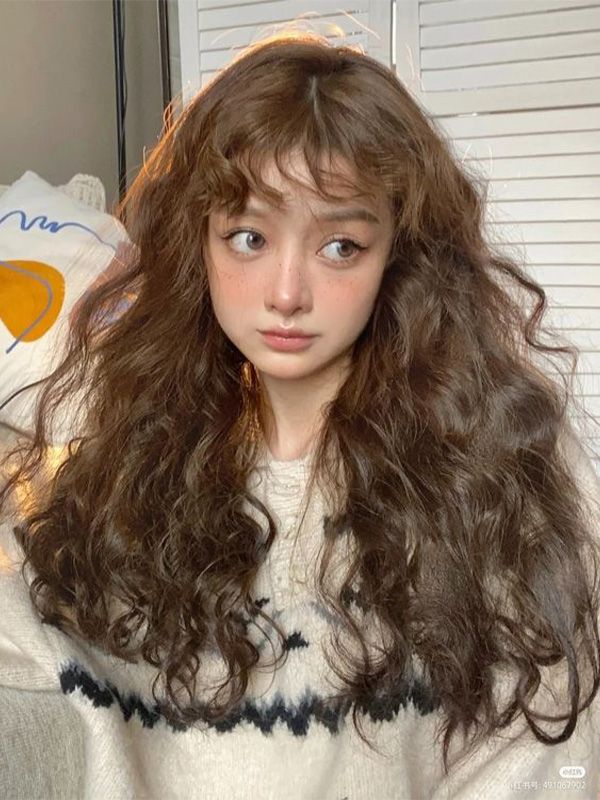 20221103_hvrklwvkqssf0rc3z91am4eu Mái tóc xoăn xù