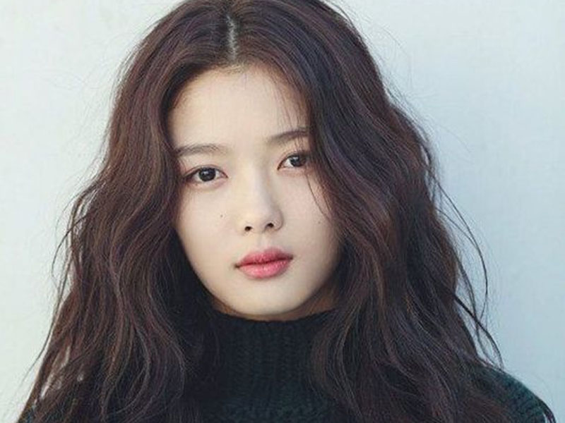 20230127_do5i5w3zgxw4fprh Tóc uốn gợn sóng cho mặt dài