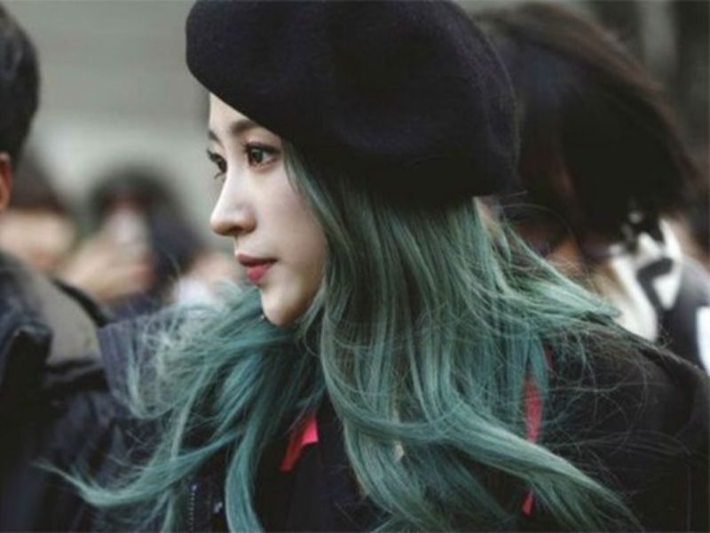 20230127_l2cp2t3e3vlmb1cr Tóc uốn gợn sóng nhuộm xanh